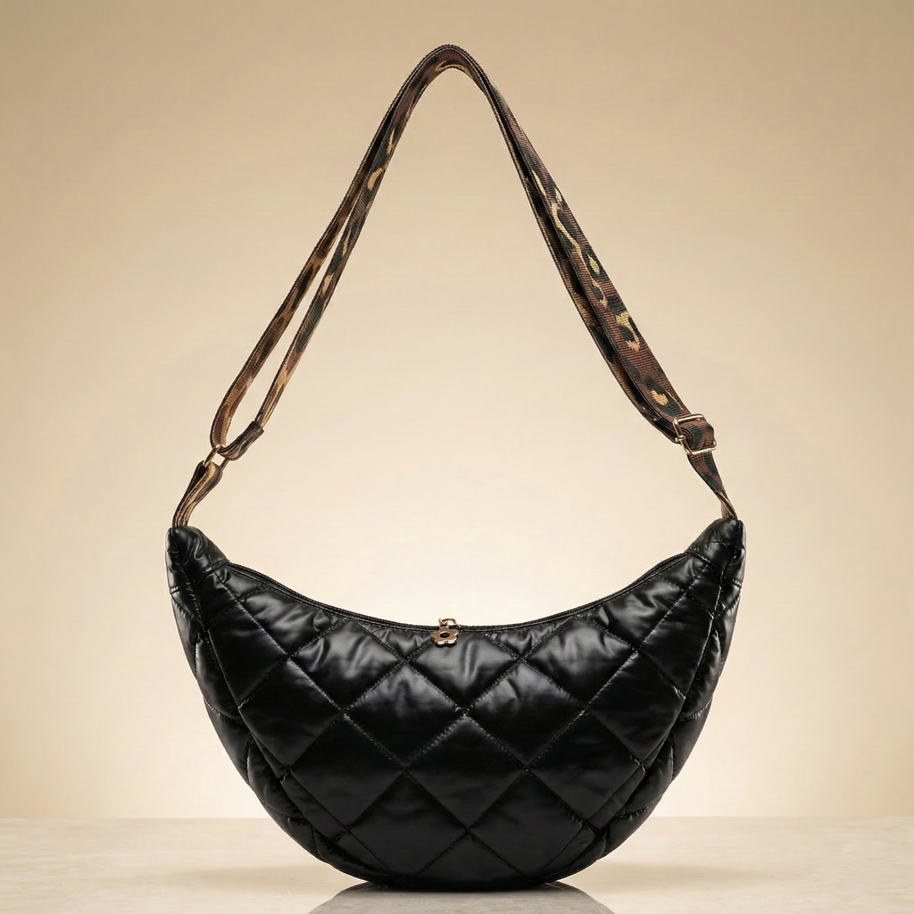 Gassi-Tasche | personalisierbar, wasserabweisend, Schwarz mit Leo-Gurt | Handgefertigt in Deutschland